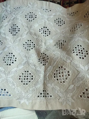 ново вносно каренце западна Европа бродирано ново, снимка 1