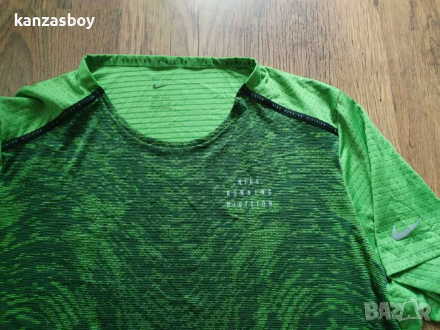 Nike Dri-FIT Run Division Rise 365 - страхотна мъжка тениска КАТО НОВА 2ХЛ, снимка 4 - Тениски - 56124806