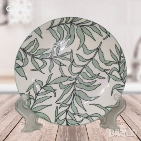 Порцеланова чиния с пластмасова поставка 19см, снимка 1