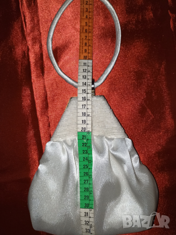 A Zone-Малка сатенена чанта в екрю от сатен с перлички, снимка 4 - Чанти - 36369111