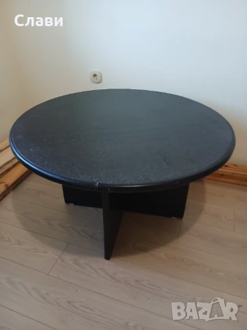 Продавам холна маса, кръгла,запазена 70лв 
