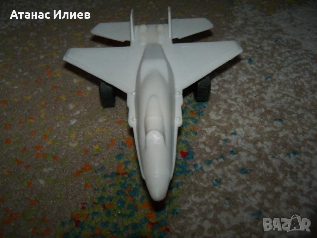 Самолетче с инерционен двигател, соц играчка, снимка 2 - Влакчета, самолети, хеликоптери - 51131022