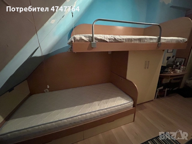 Подарявам комплект две единични легла и един гардероб., снимка 4 - Спални и легла - 53610689