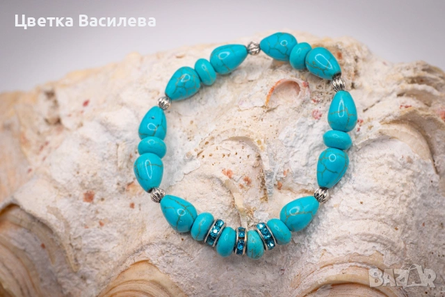 Гривна от полускъпжценни камъни, снимка 2 - Гривни - 53723547