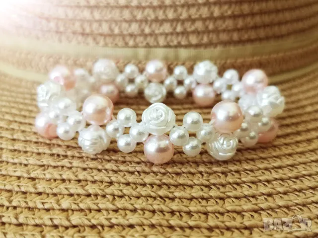 🏷️ Гривна / цвят: перлено бял и светло розов