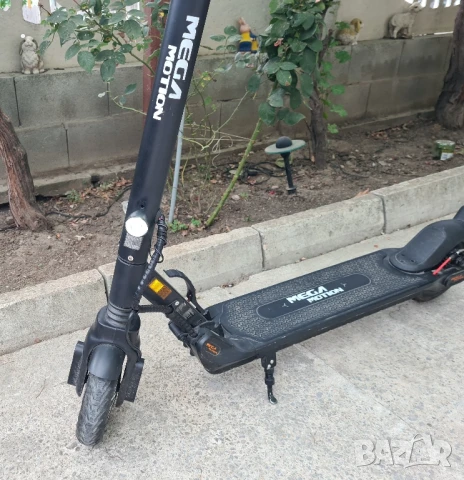 Тротинетка Mega Motion немски със зарядно , снимка 3 - Скутери и тротинетки - 51056539