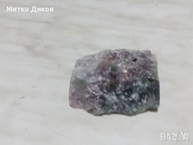 Естествен камък иолит бучка 55х45х14мм, снимка 2 - Други - 55798794