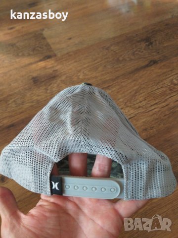 hurley the classics yupoong hat - страхотна шапка КАТО НОВА , снимка 4 - Шапки - 41846818