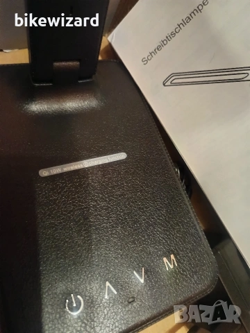 LED настолна лампа с 10W безжично зарядно, 3 цвята и 5 нива на яркост НОВА, снимка 3 - Настолни лампи - 53345612