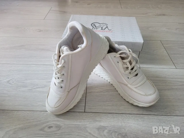 бели дамски маратонки 