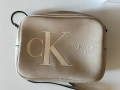Calvin Klein Jeans дамска чанта / крос-боди, снимка 1
