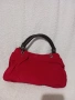 Червена чанта, снимка 4