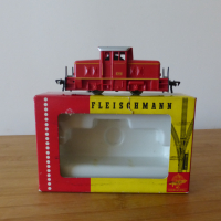 Дизелов маневрен локомотив Fleischmann Флайшман 1306 НО влакче играчка, снимка 1 - Влакчета, самолети, хеликоптери - 44829501