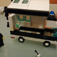 Стар конструктор Лего - Lego Police 6676 - Mobile Command Unit, снимка 2 - Колекции - 36358926