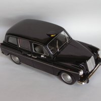 1/24 Welly Austin FX4 London Taxi Cab Лондонско Такси, снимка 1 - Коли, камиони, мотори, писти - 35841223