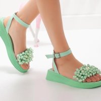 Равни сандали - светлозелени, снимка 1 - Сандали - 40884763
