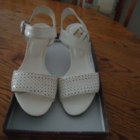 Дамски обувки тип сандал от лак, снимка 1 - Сандали - 40481485