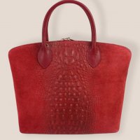 Дамска чанта от естествена кожа в червено, снимка 1 - Чанти - 34670876