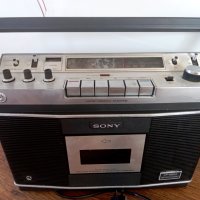 SONY продавам радио касетофон с уникален дизайн в момента не работещо над 50 годишно  !, снимка 1 - Радиокасетофони, транзистори - 41874172