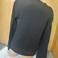 Черна дебела блуза плетиво с V-образно деколте Л, снимка 3 - Блузи с дълъг ръкав и пуловери - 34415715