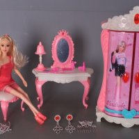 Кукла Барби с гардероб, тоалетка и аксесоари, снимка 2 - Кукли - 34646017