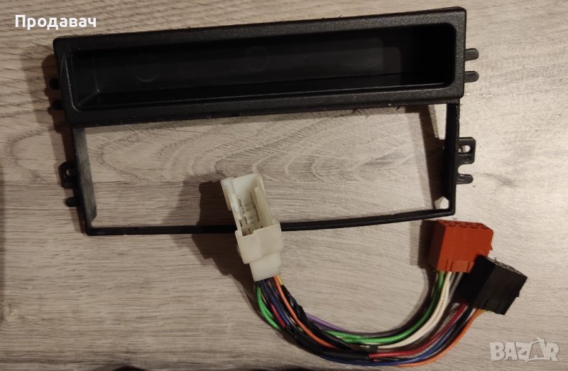 Рамка и преходна букса-Kia , снимка 1