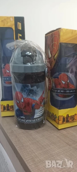 Бутилка за вода с любим анимационен герой, снимка 1