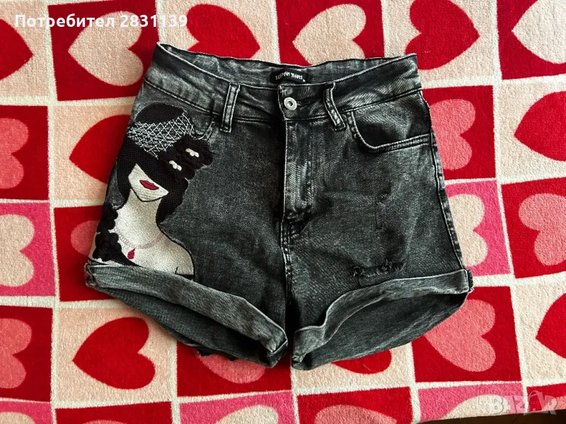 Черни шорти с принт, снимка 1