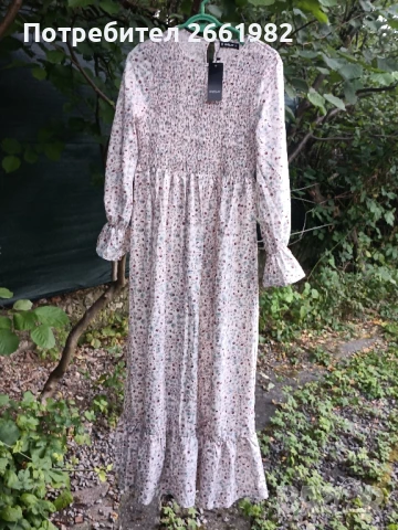 Прекрасна, дълга нова рокля на цветя 