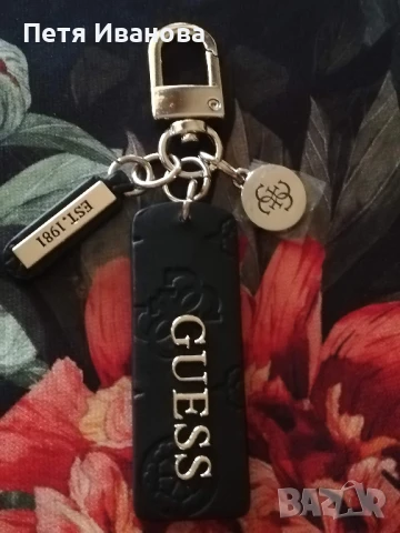 различни сетове на Guess, Carolina Herera, Moscino и други , снимка 18 - Бижутерийни комплекти - 50826549