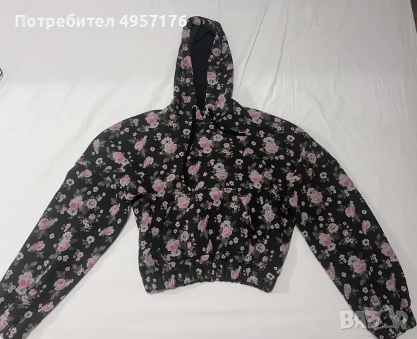 Дамски къс суичър с качулка и цветен принт (Crop hoodie)