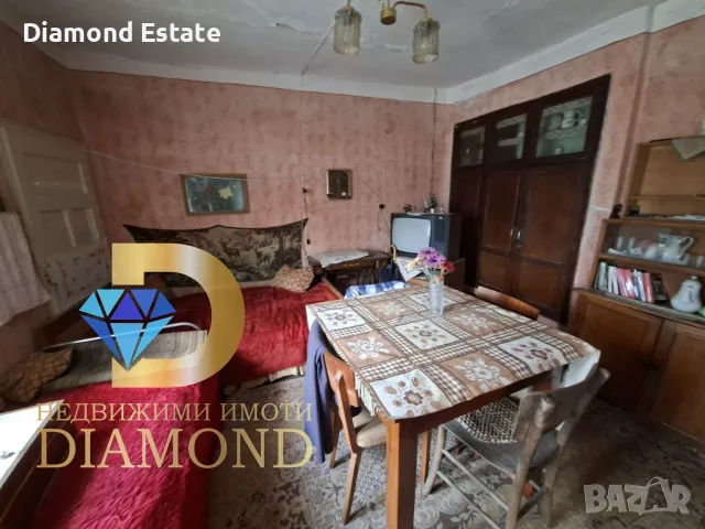 Двуетажна къща в село Караджалово, общ. Първомай, снимка 7 - Къщи - 56220561