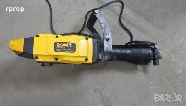 Професионален къртач Dewalt . 1800 W., снимка 4 - Други инструменти - 51751465