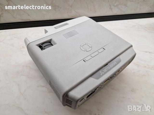 Проектор Mitsubishi SD430U, снимка 2 - Плейъри, домашно кино, прожектори - 52587812