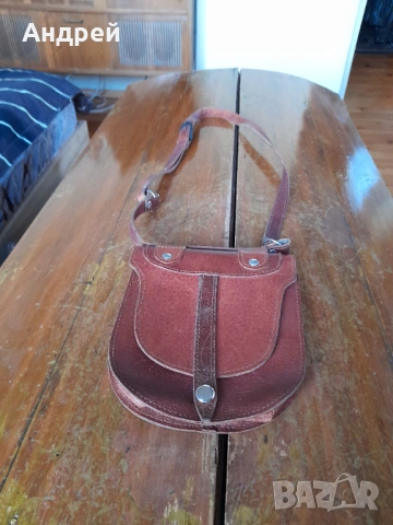 Стара дамска кожена чанта #31