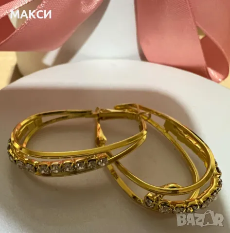 Модерни стилни овални обеци с бели кристали в златисто, снимка 3 - Обеци - 47868328