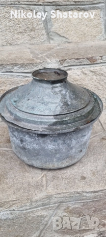 Стара медна тенджера