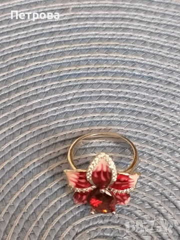 сребърен пръстен с камък-рубин и малки цирконии. , снимка 4 - Пръстени - 53708467