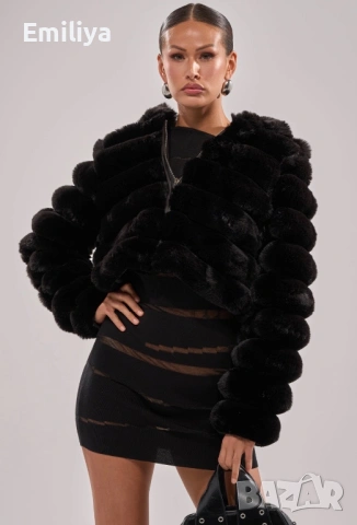 Черно пухкаво яке с качулка , снимка 2 - Якета - 53732118