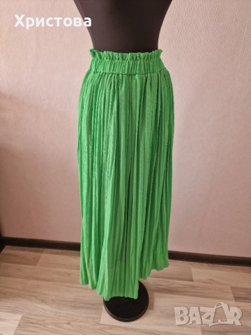 Ефирна зелена пола с миди дължина солей - 24,00лв.