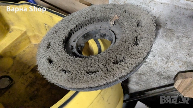 Професионална подопочистваща машина Kärcher (Ride-on), снимка 8 - Други машини и части - 53760136