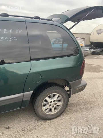 Chrysler Voyager 2, 4 Газ бензин, снимка 5 - Автомобили и джипове - 48462570