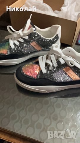 Продавам дамски маратонки, снимка 3 - Дамски ежедневни обувки - 38832025