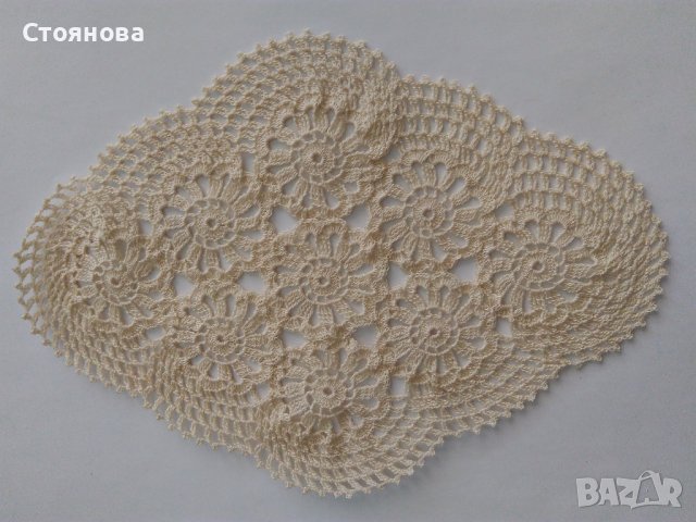 Ръчно плетени на една кука карета и салфетки, снимка 5 - Декорация за дома - 42079141