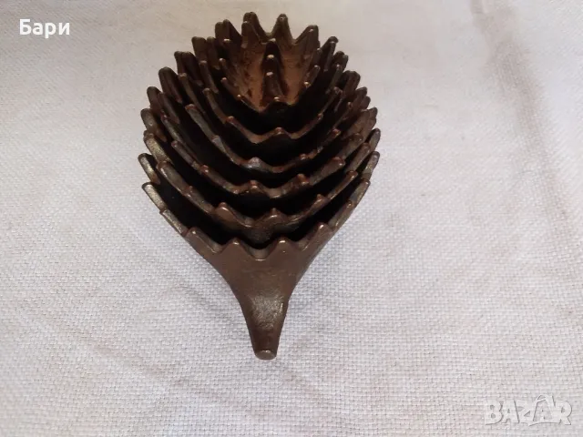 Стари дизайнерски бронзови пепелници с таралежи, в стил Walter Bosse