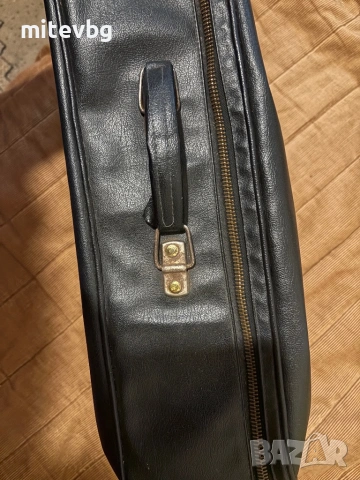 Стара кожена чанта от 1960 год.