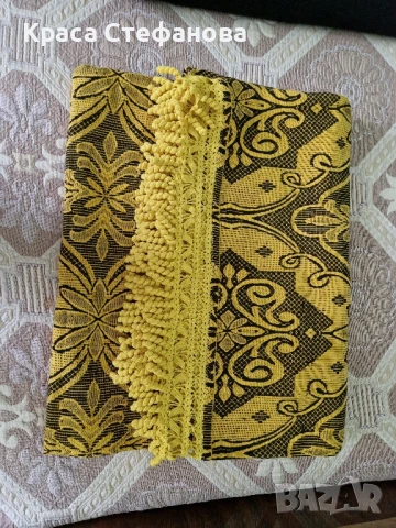 Старинна покривка за легло 