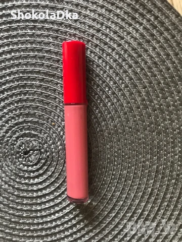 Червило Armani, снимка 3 - Декоративна козметика - 51152311