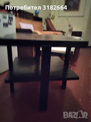 Стабилна дървена маса 60×60×60 см.