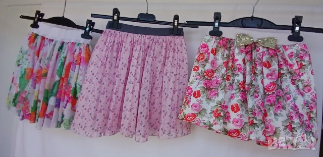 Детски цветни копринени поли.